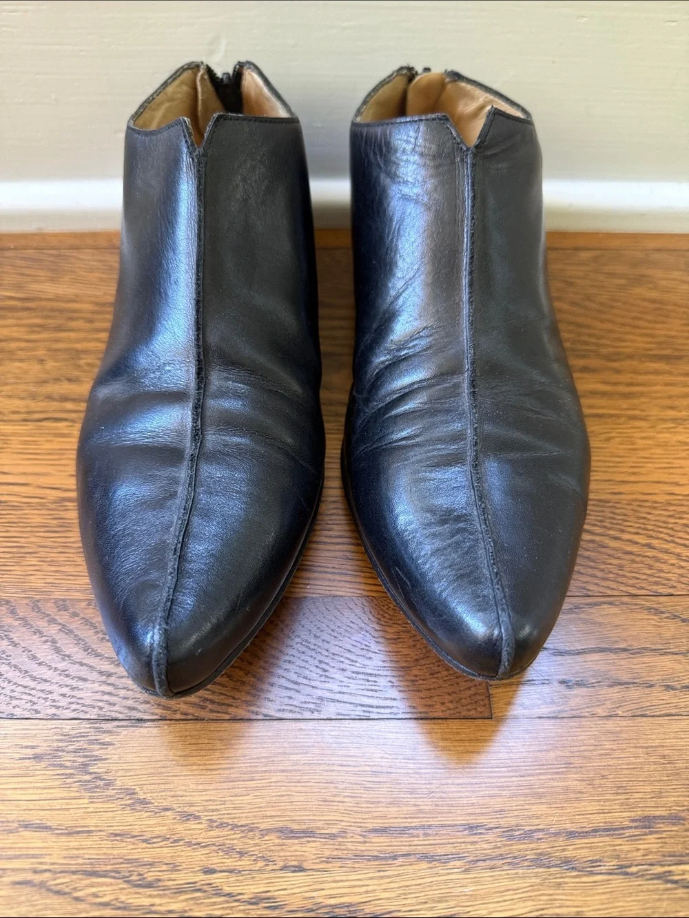 Giraudon Vintage Pointed Toe Leather Ankle Boots - Black